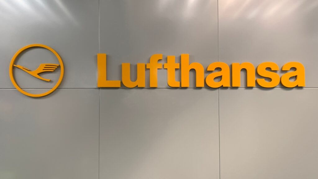 lufthansa vertraging logo